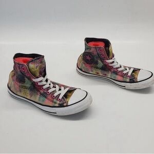 Converse Chuck Taylor All-Star Lace
Up Shoes 9 Multi-Color EUC